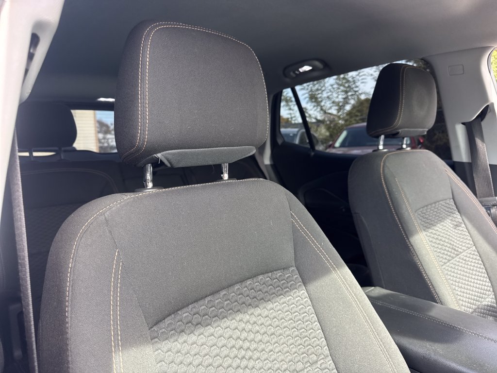 Used 2021 GMC Terrain SLE w/ Driver Convenience Package FWD image 19