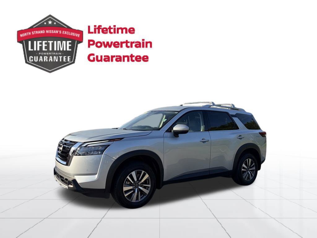 Certified 2025 Nissan Pathfinder SL FWD image 1