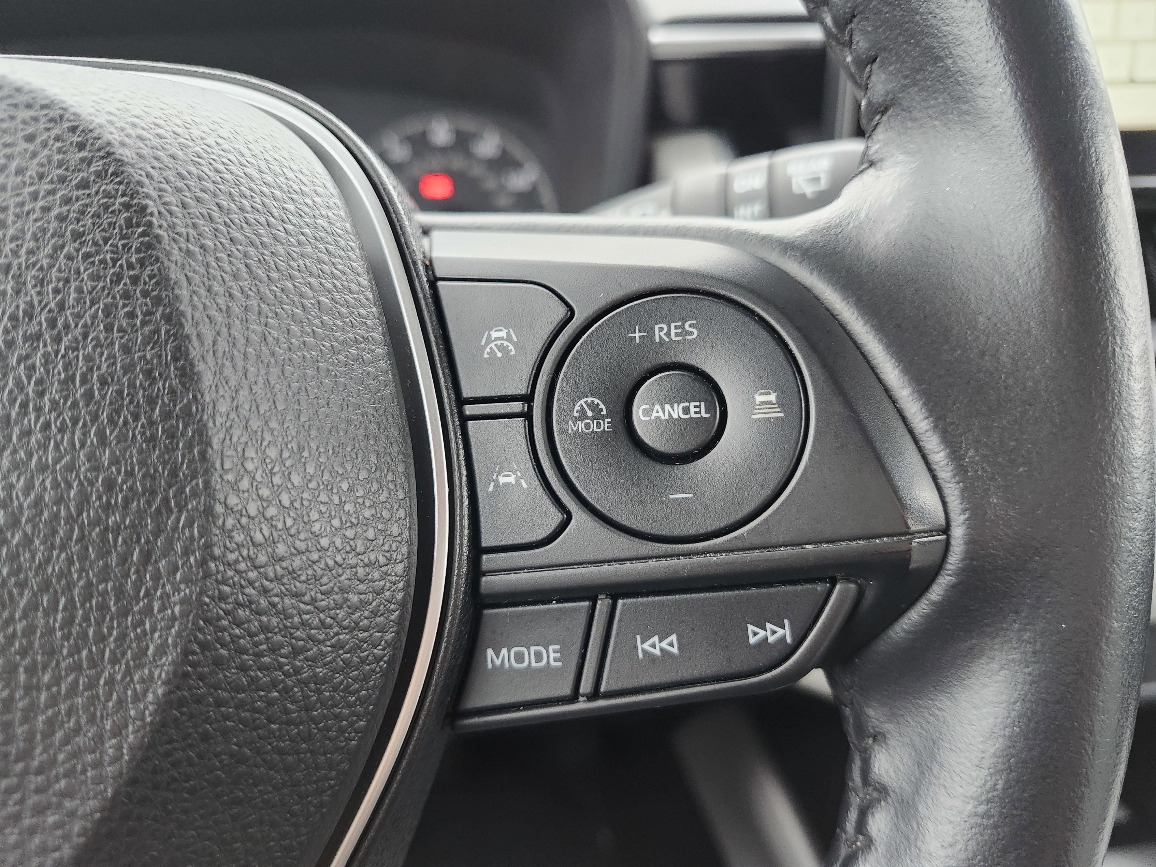 Used 2023 Toyota Corolla Cross LE w/ Black Badges Package (TMS) AWD/4WD image 31