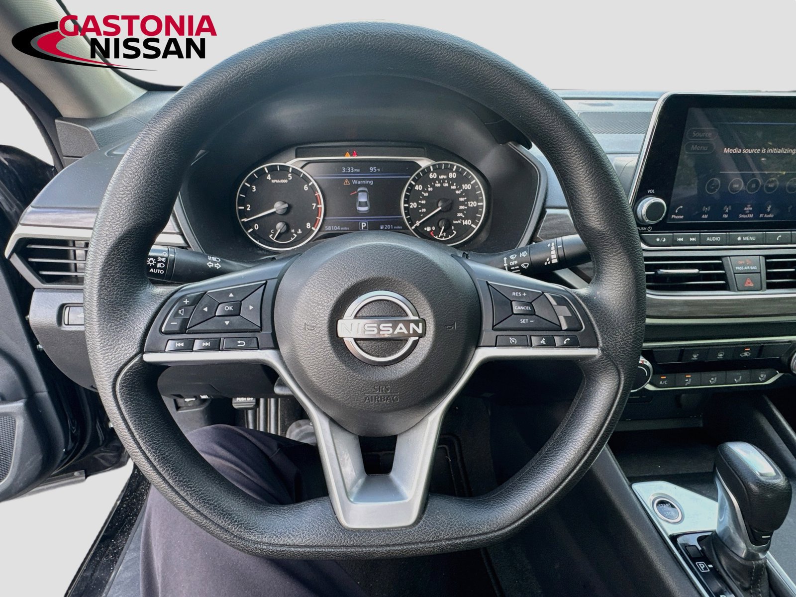Used 2025 Nissan Altima 2.5 SV FWD image 14