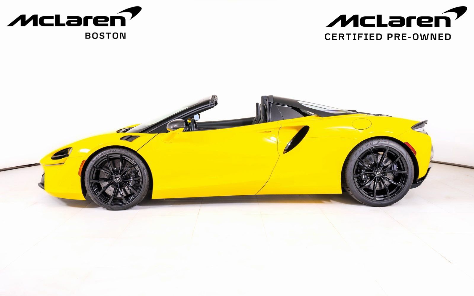 Used 2025 McLaren Artura Spider image 2