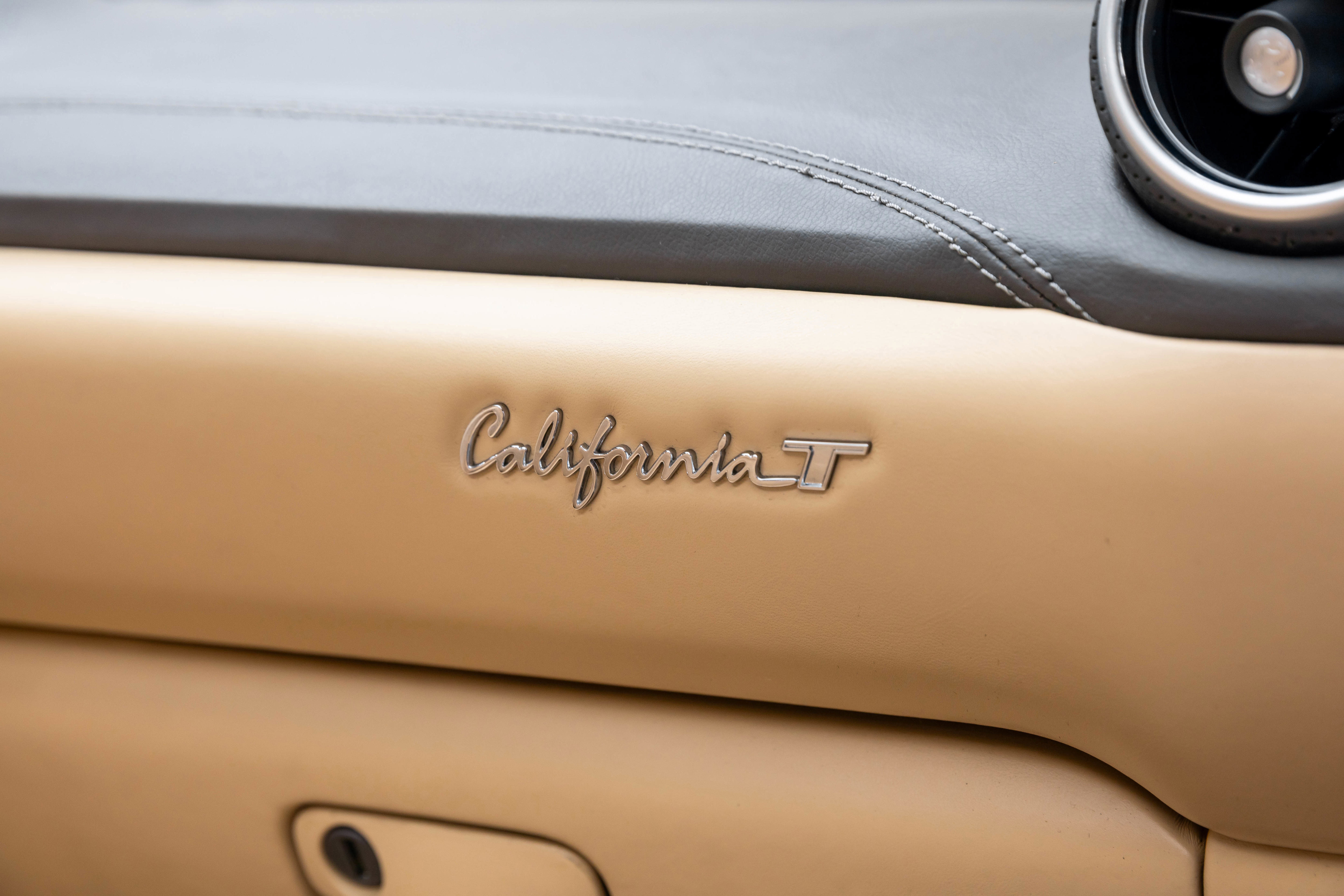 Certified 2016 Ferrari California T image 39