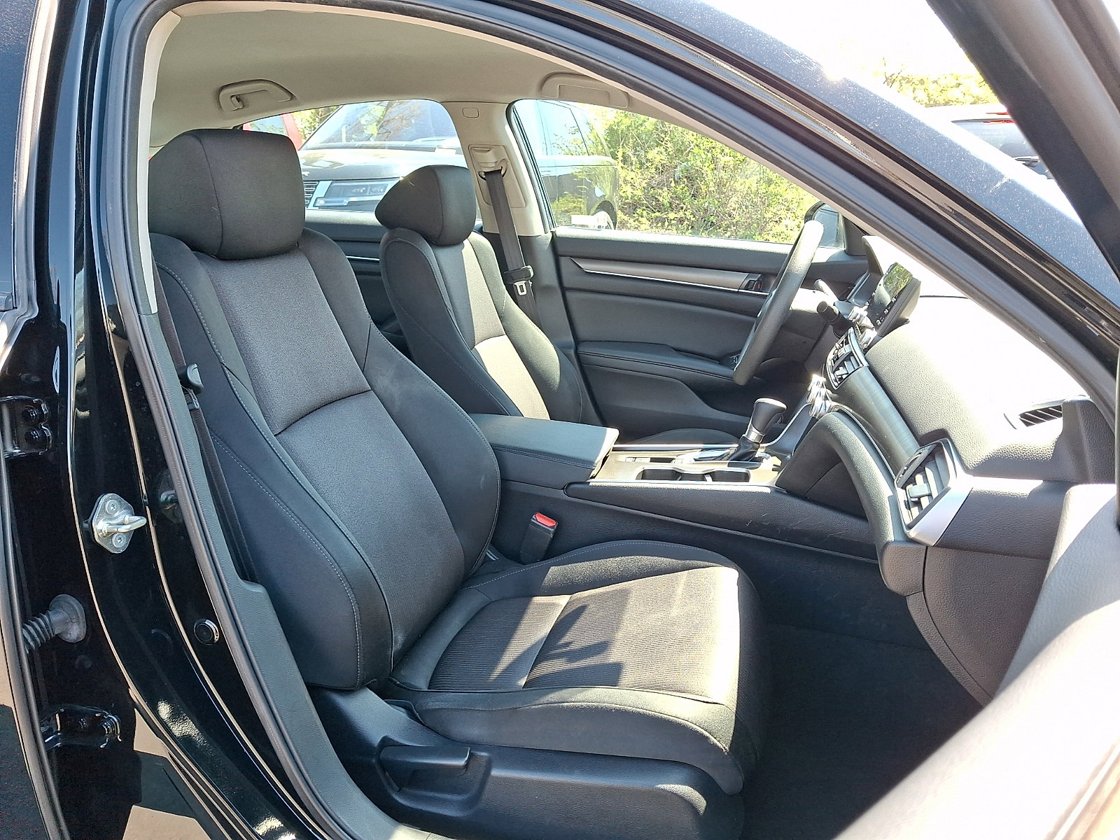 Used 2019 Honda Accord LX image 3