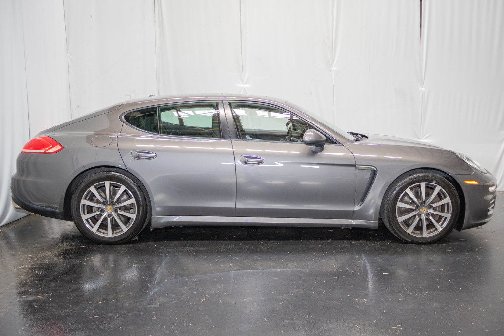 Used 2015 Porsche Panamera 4 AWD/4WD image 4