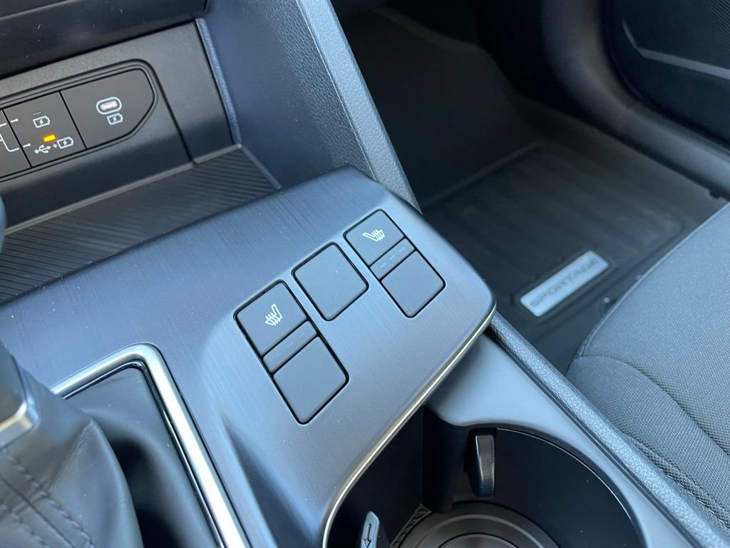 New 2026 Kia Sportage LX w/ LX Convenience Package FWD image 19