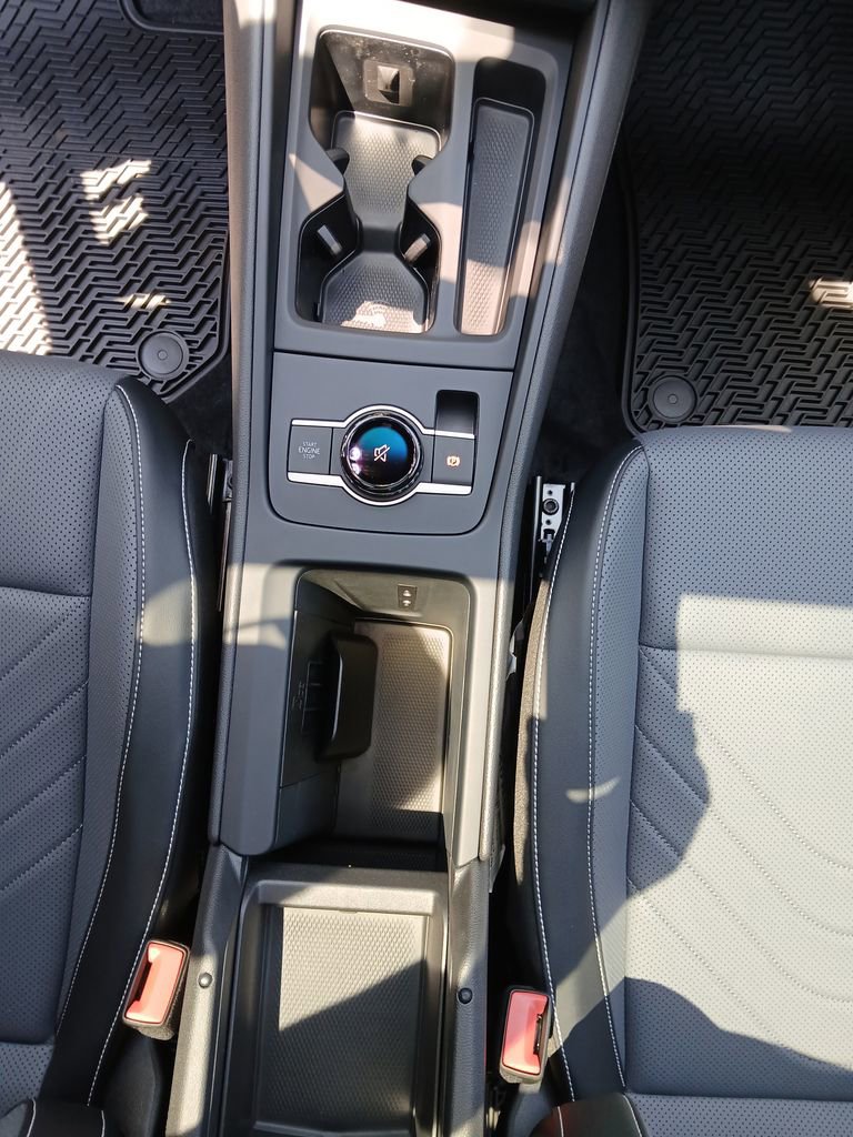 New 2025 Volkswagen Tiguan SE image 25