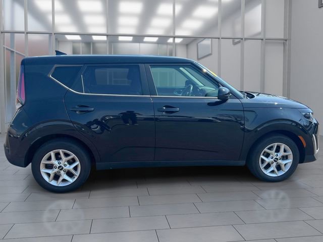Used 2023 Kia Soul LX w/ LX Technology Package FWD image 5