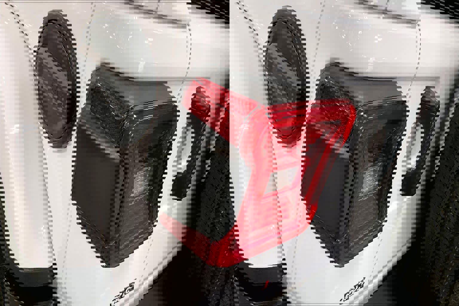 Used 2024 Jeep Wrangler Sahara w/ Safety Group image 29