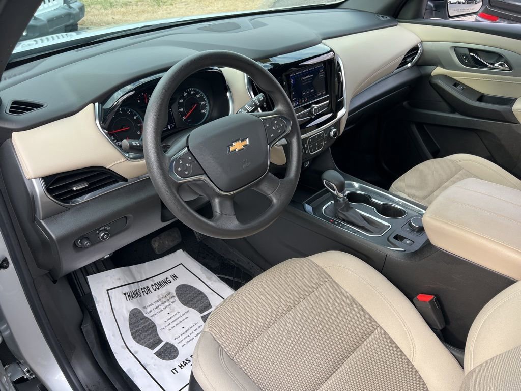Used 2022 Chevrolet Traverse LS image 15