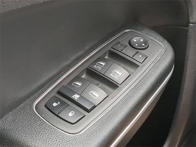 Certified 2023 Chrysler 300 S image 29