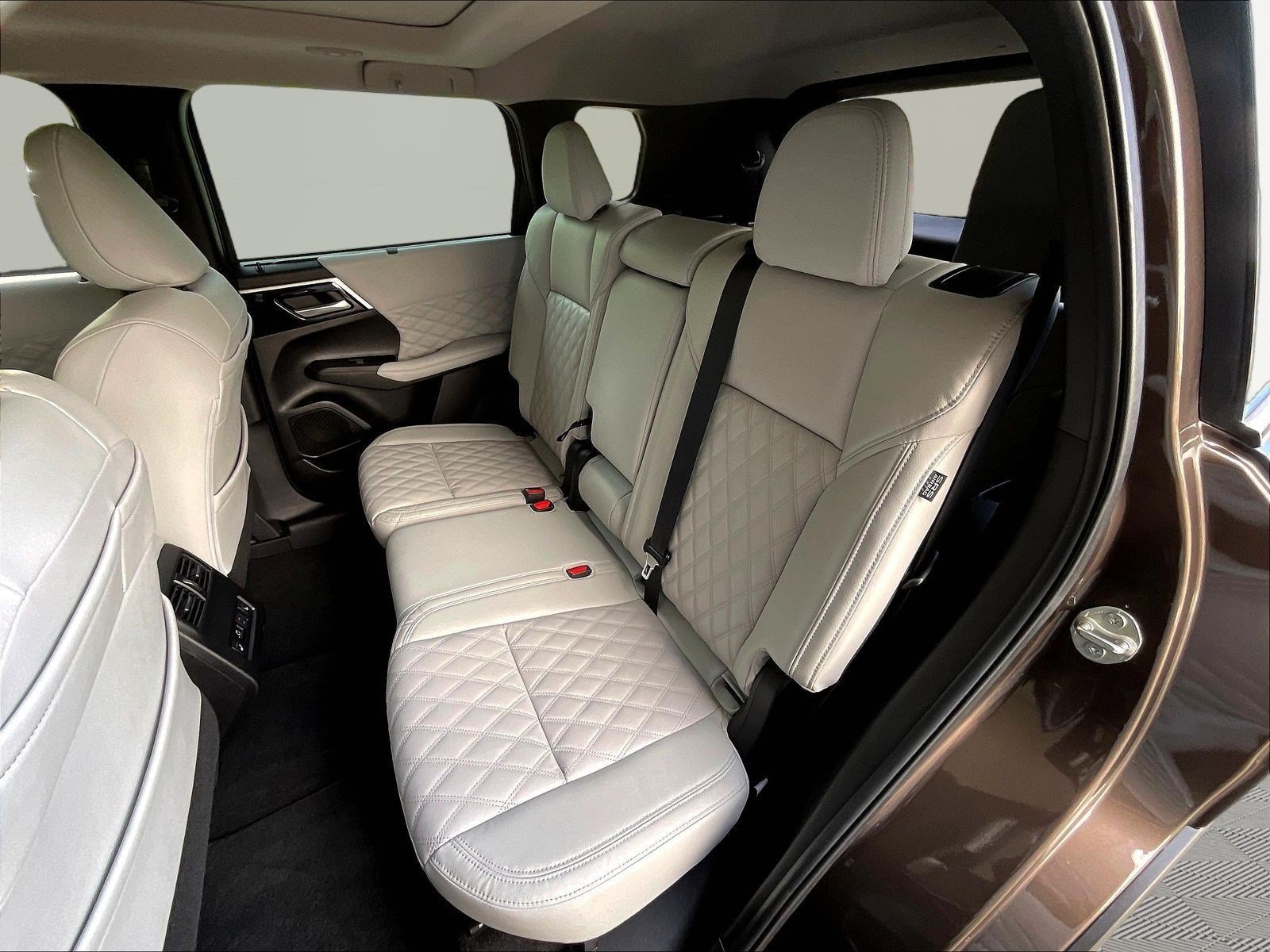 Used 2023 Mitsubishi Outlander SEL FWD image 21