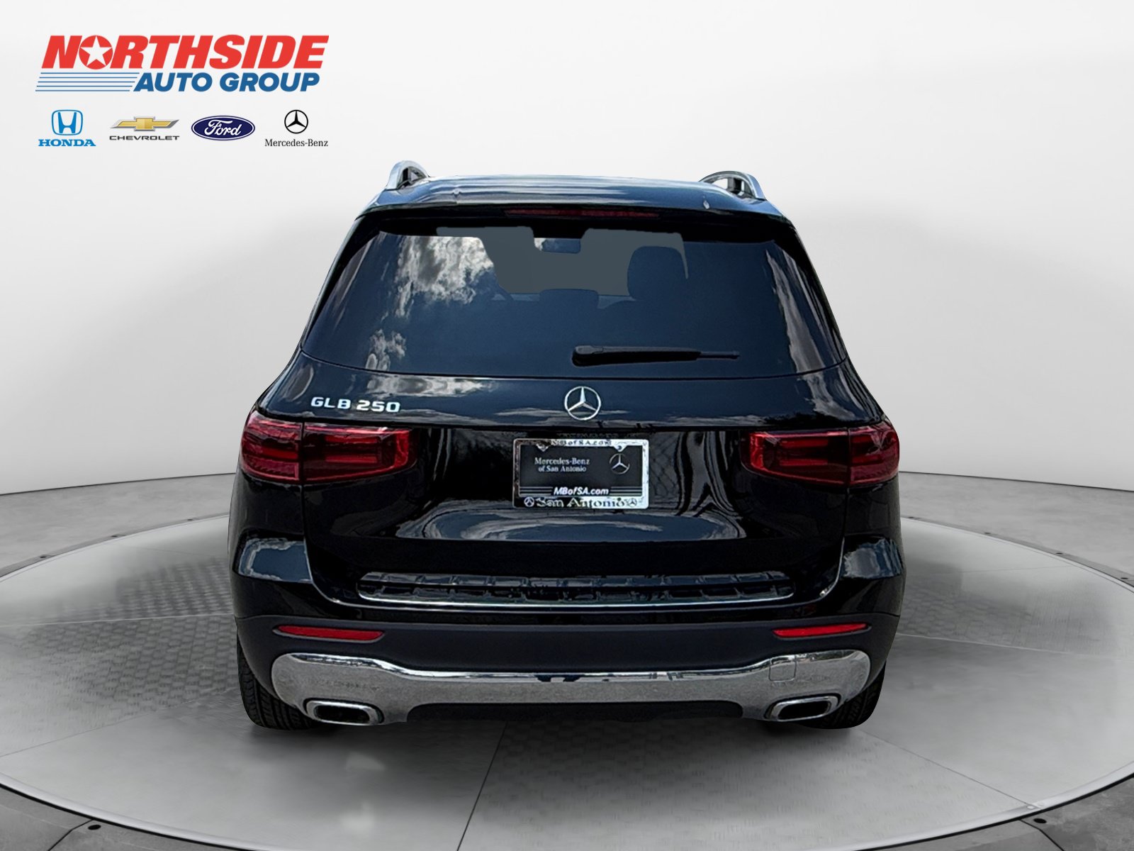 Used 2026 Mercedes-Benz GLB 250 image 6