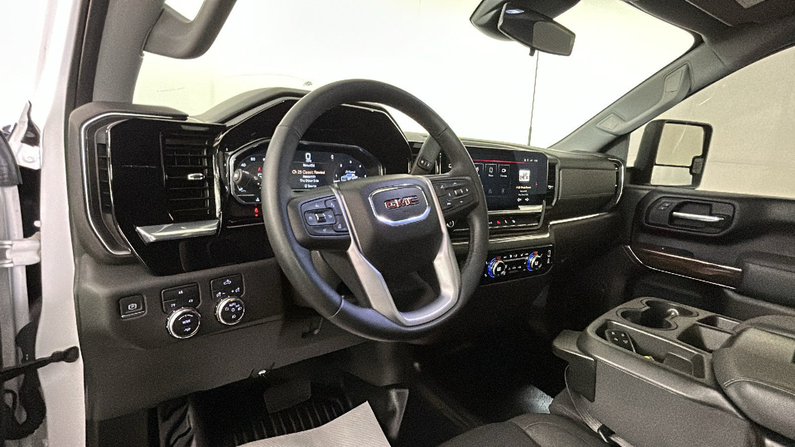 Used 2024 GMC Sierra 2500 SLE w/ SLE Convenience Package AWD/4WD image 17