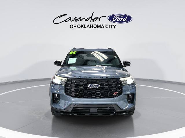 Certified 2025 Ford Explorer ST AWD/4WD image 3