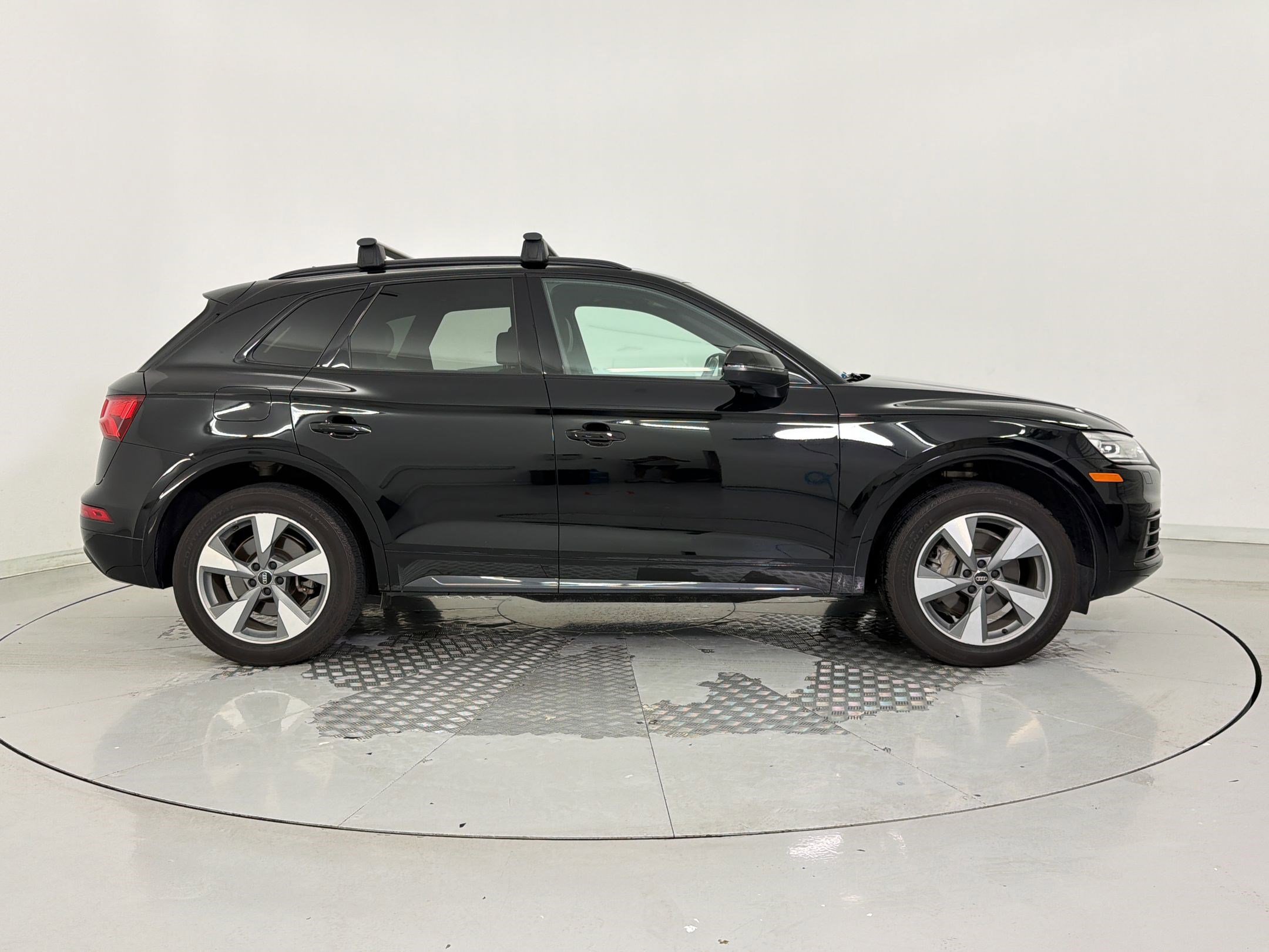 Used 2020 Audi Q5 2.0T Premium w/ Titanium Sport Package AWD/4WD image 8