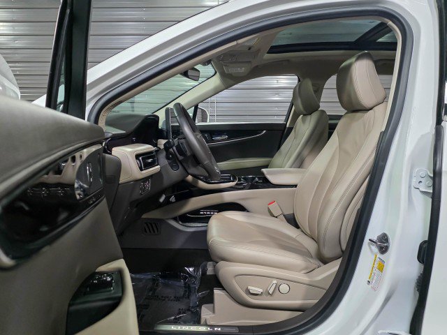 Used 2021 Lincoln Nautilus Reserve image 13