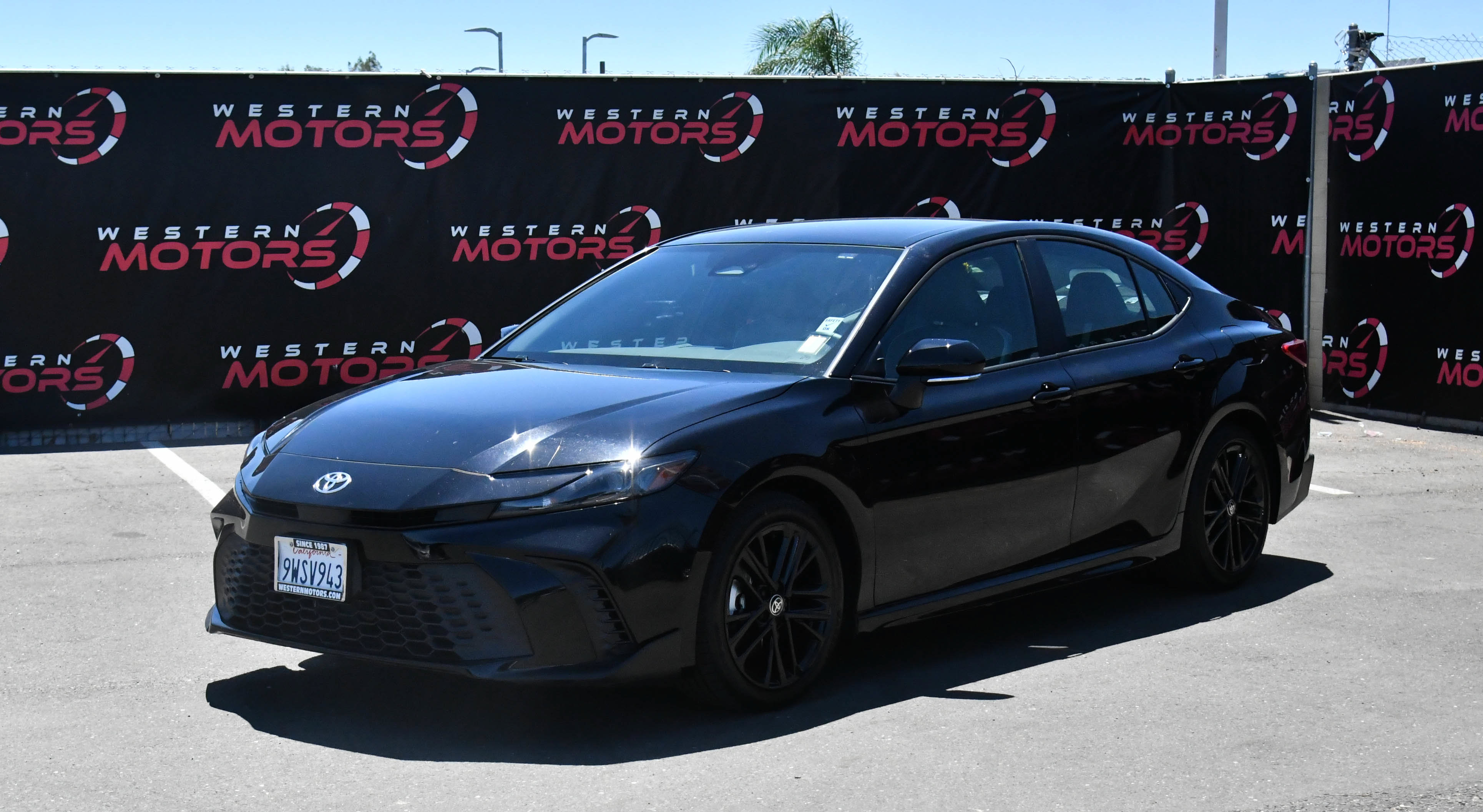 Used 2026 Toyota Camry SE w/ Convenience Package FWD image 3