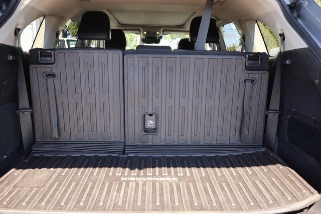 Used 2022 Toyota Highlander Platinum AWD/4WD image 25