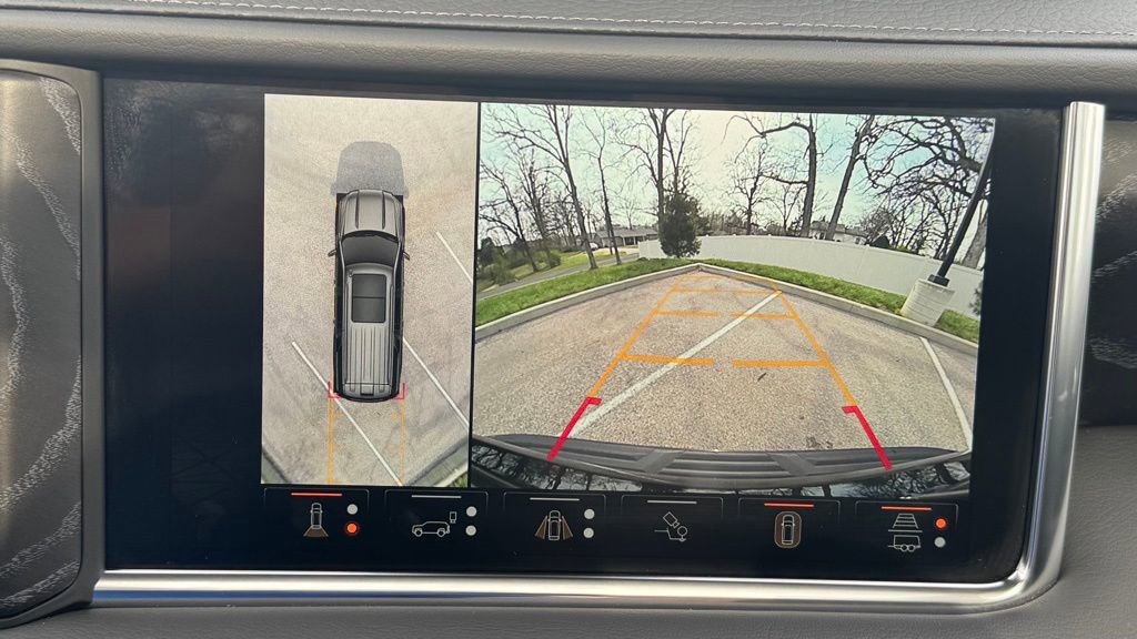 Used 2024 GMC Yukon Denali w/ Denali Reserve Package image 28