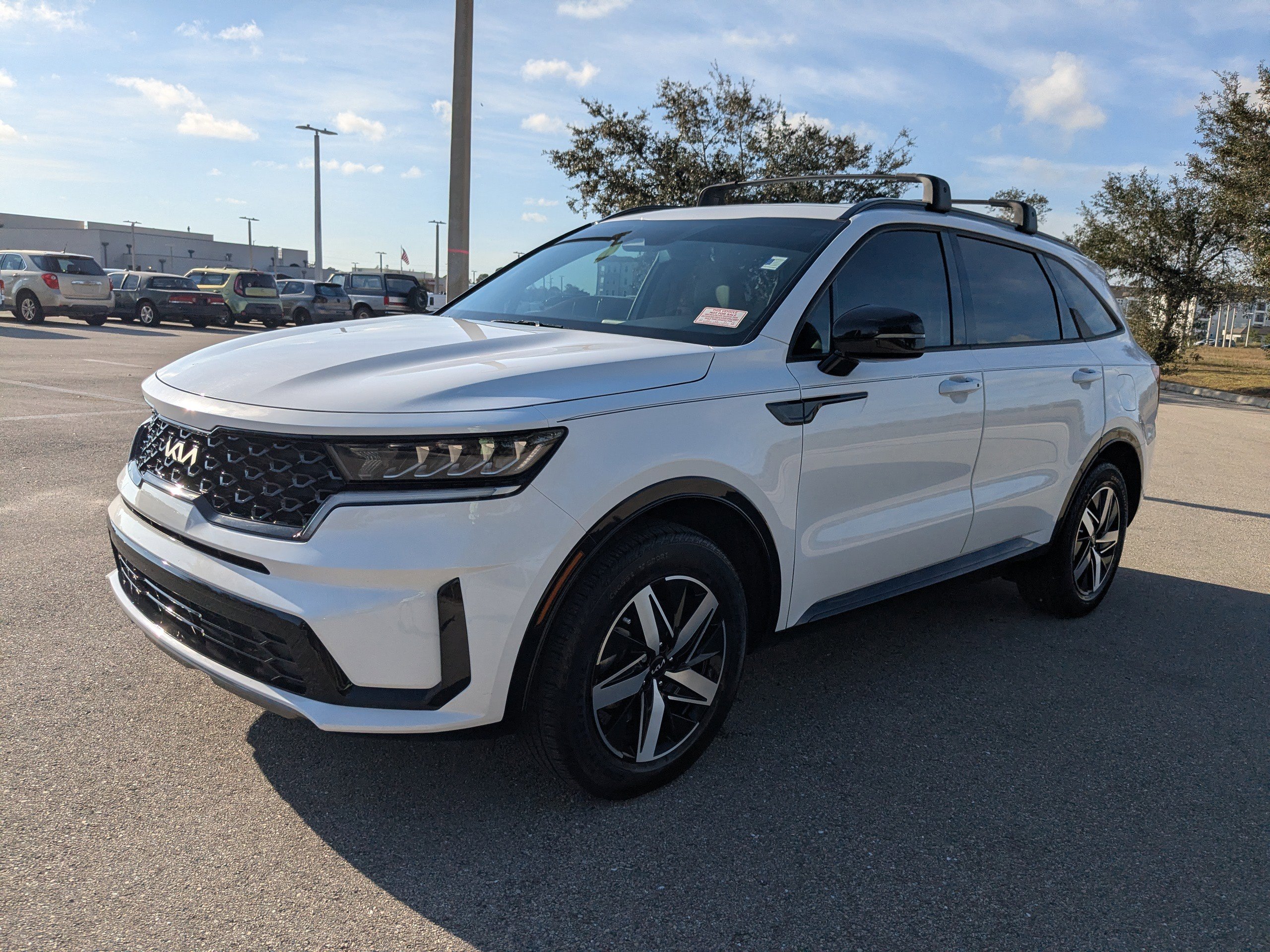 Used 2023 Kia Sorento S image 9
