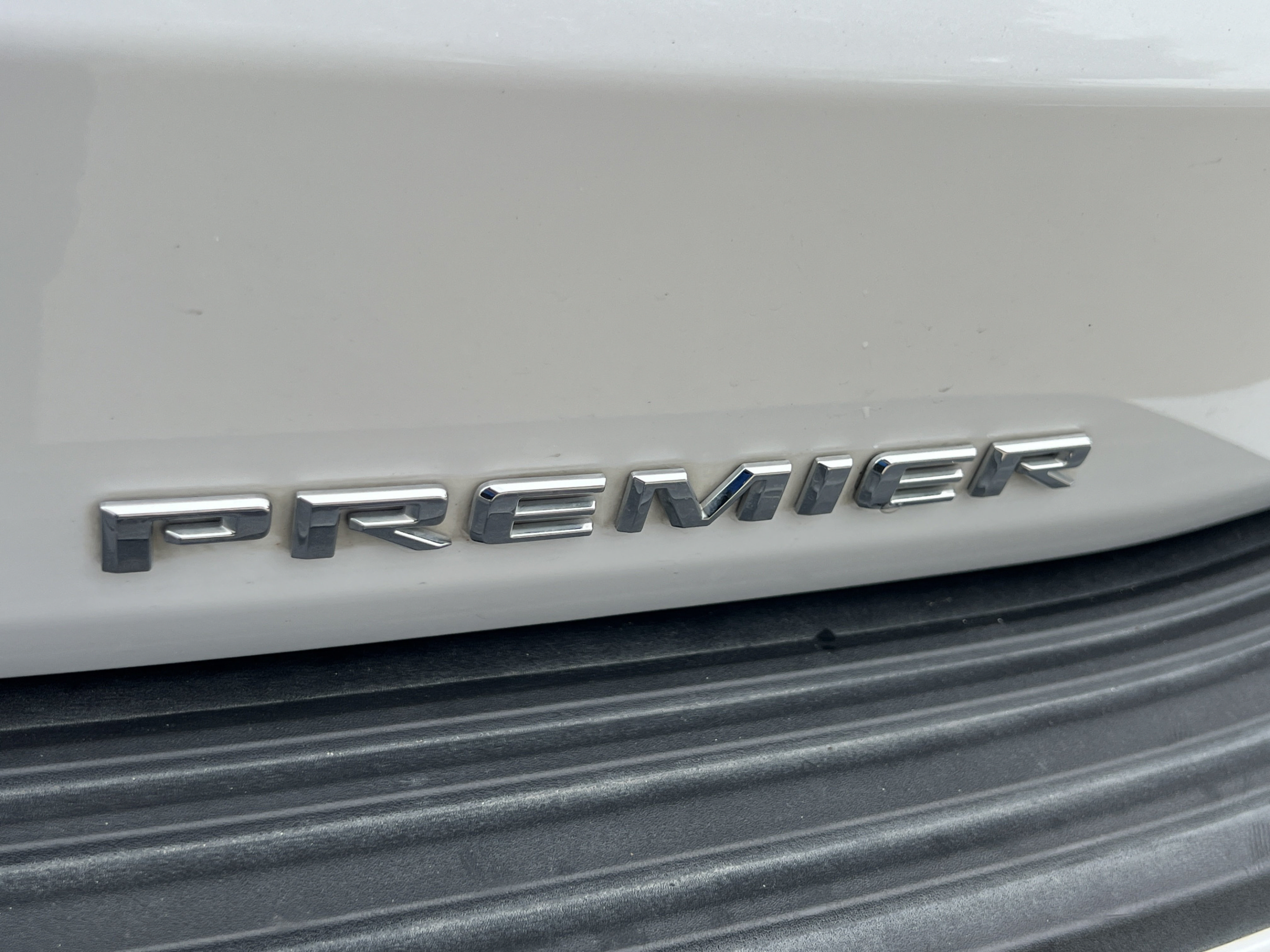 Used 2023 Chevrolet Suburban Premier w/ Premium Package RWD image 36