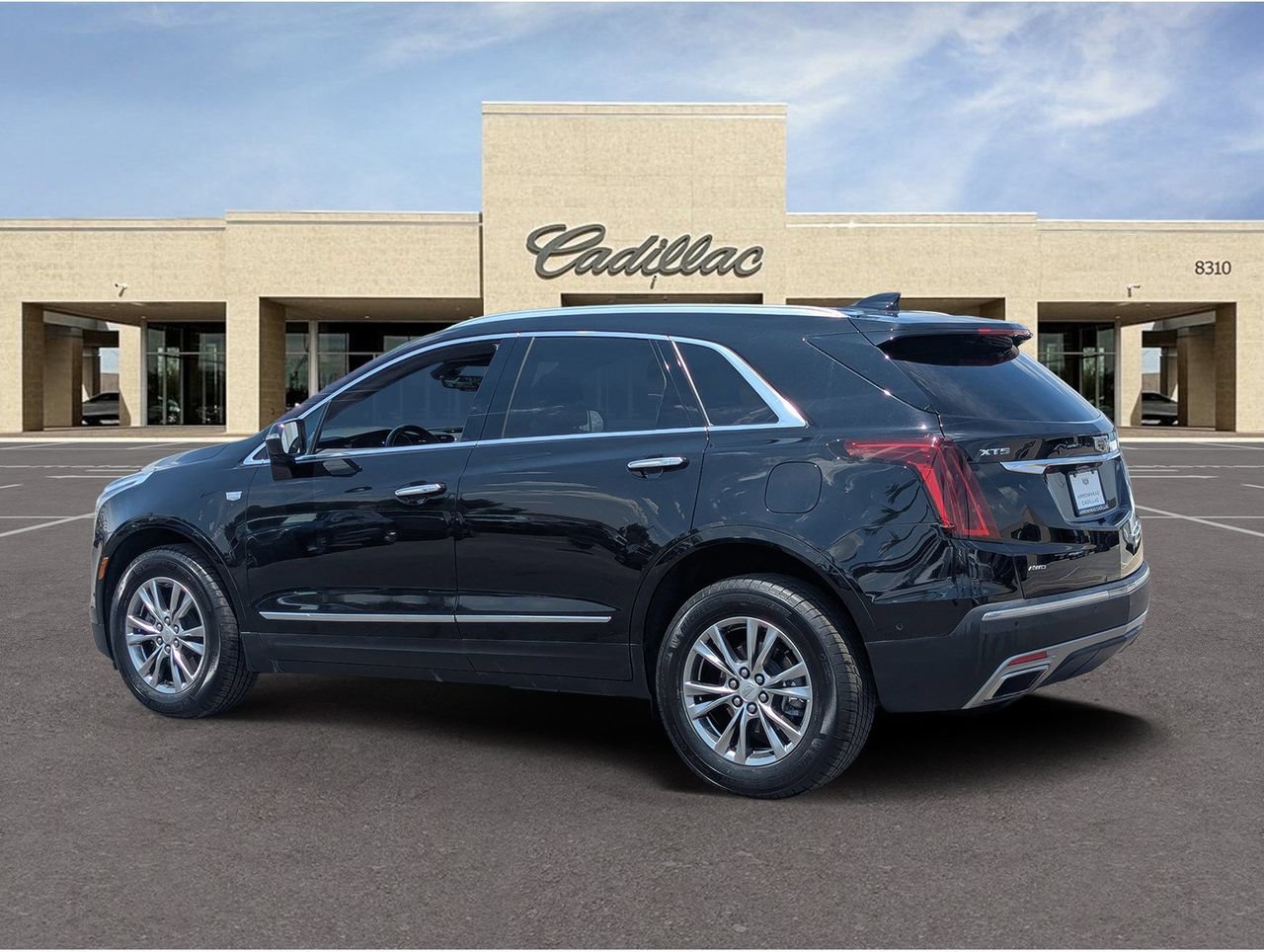 Certified 2023 Cadillac XT5 Premium Luxury w/ Technology Package AWD/4WD image 3