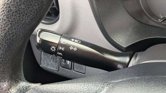 Used 2016 Toyota Yaris L image 15