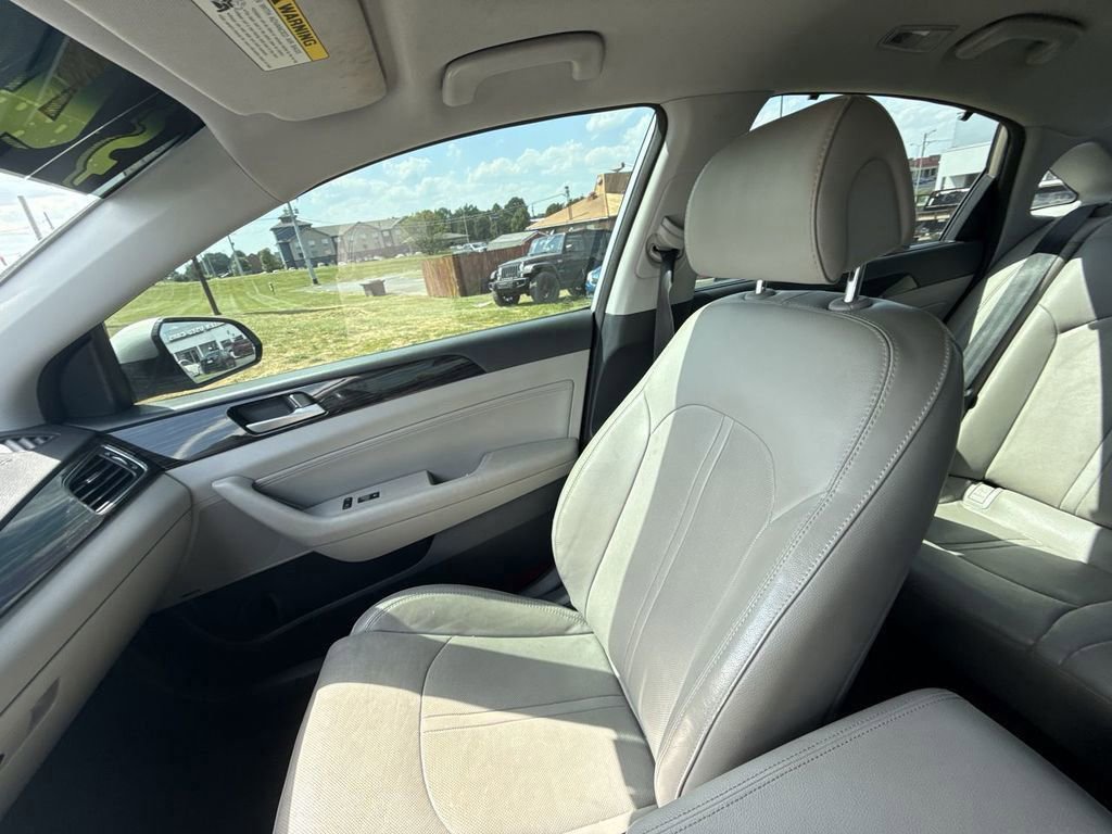 Used 2016 Hyundai Sonata Limited w/ Option Group 04 FWD image 31