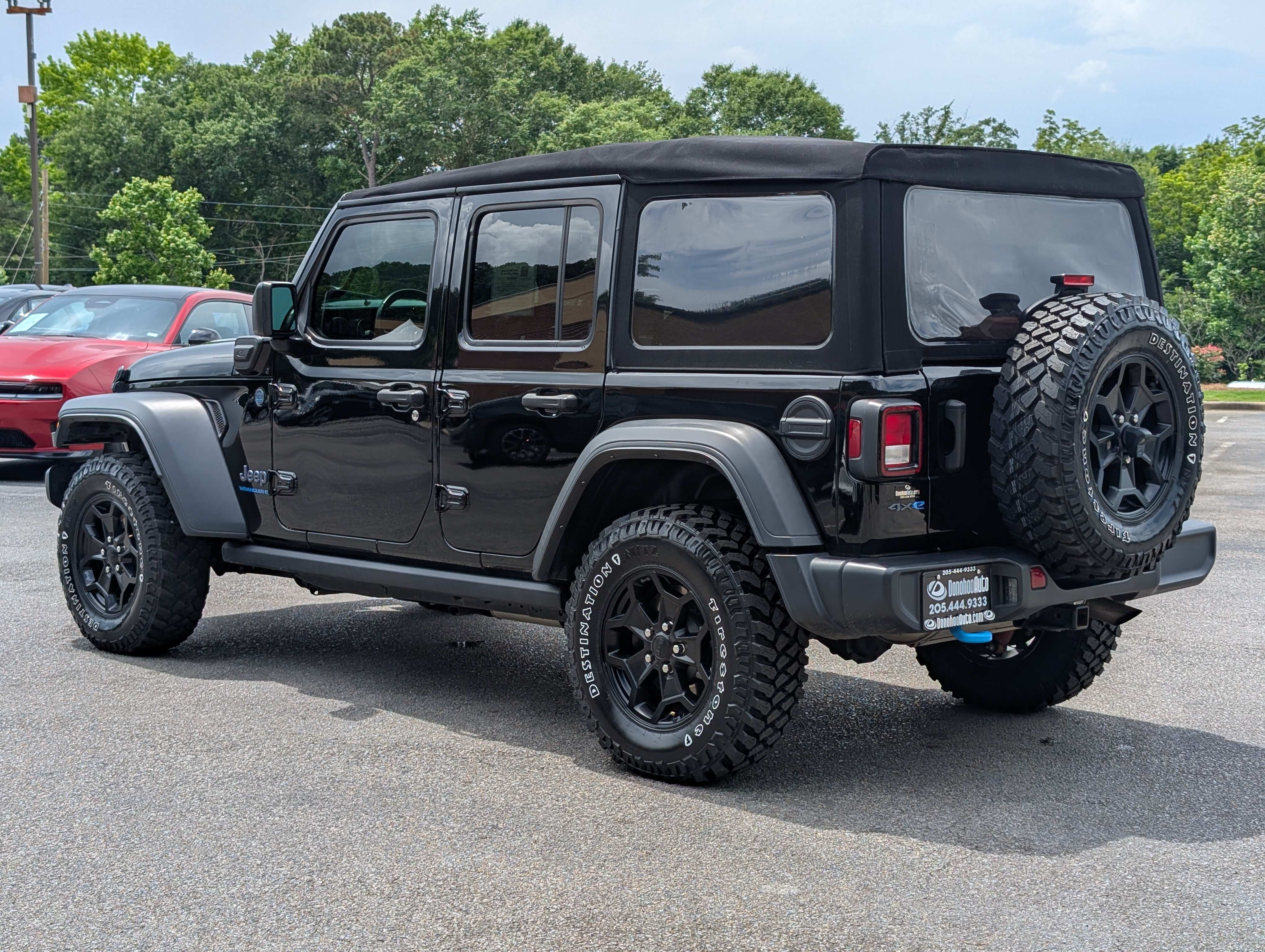 Used 2023 Jeep Wrangler Unlimited w/ Cold Weather Group AWD/4WD image 7