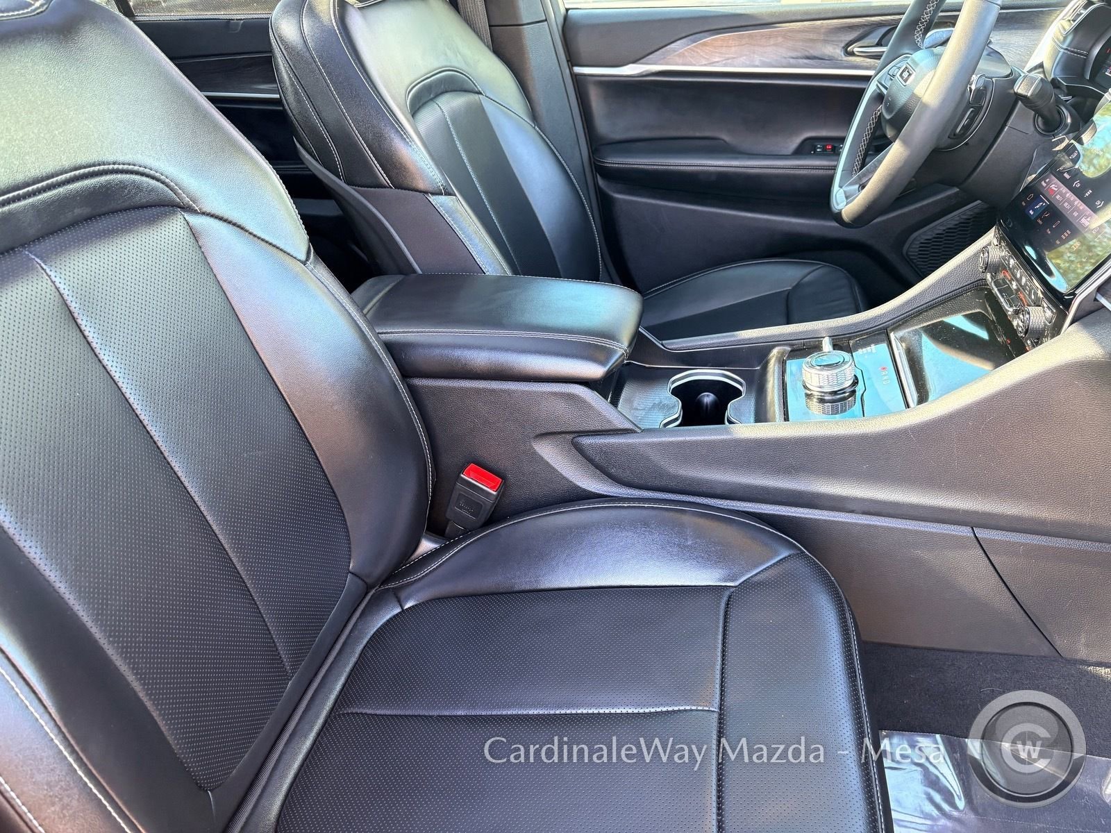 Used 2024 Jeep Grand Cherokee L Limited w/ Luxury Tech Group II image 29