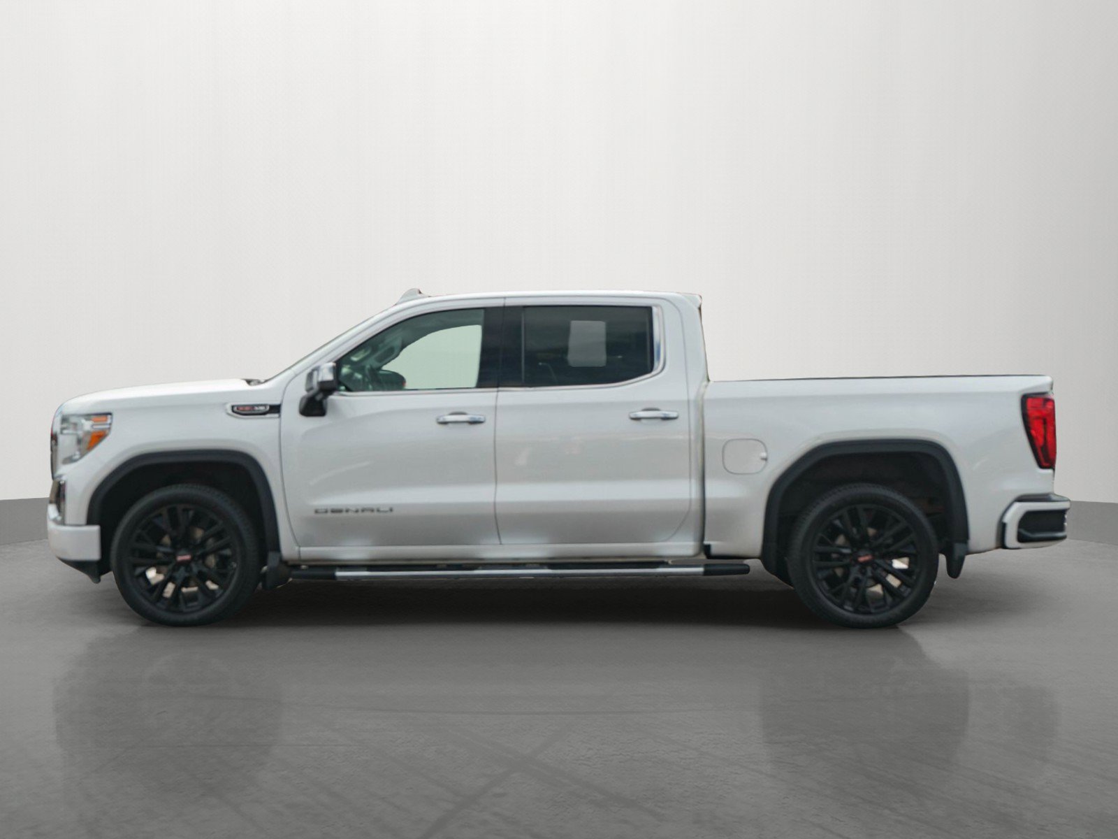 Used 2020 GMC Sierra 1500 Denali w/ Technology Package AWD/4WD image 4