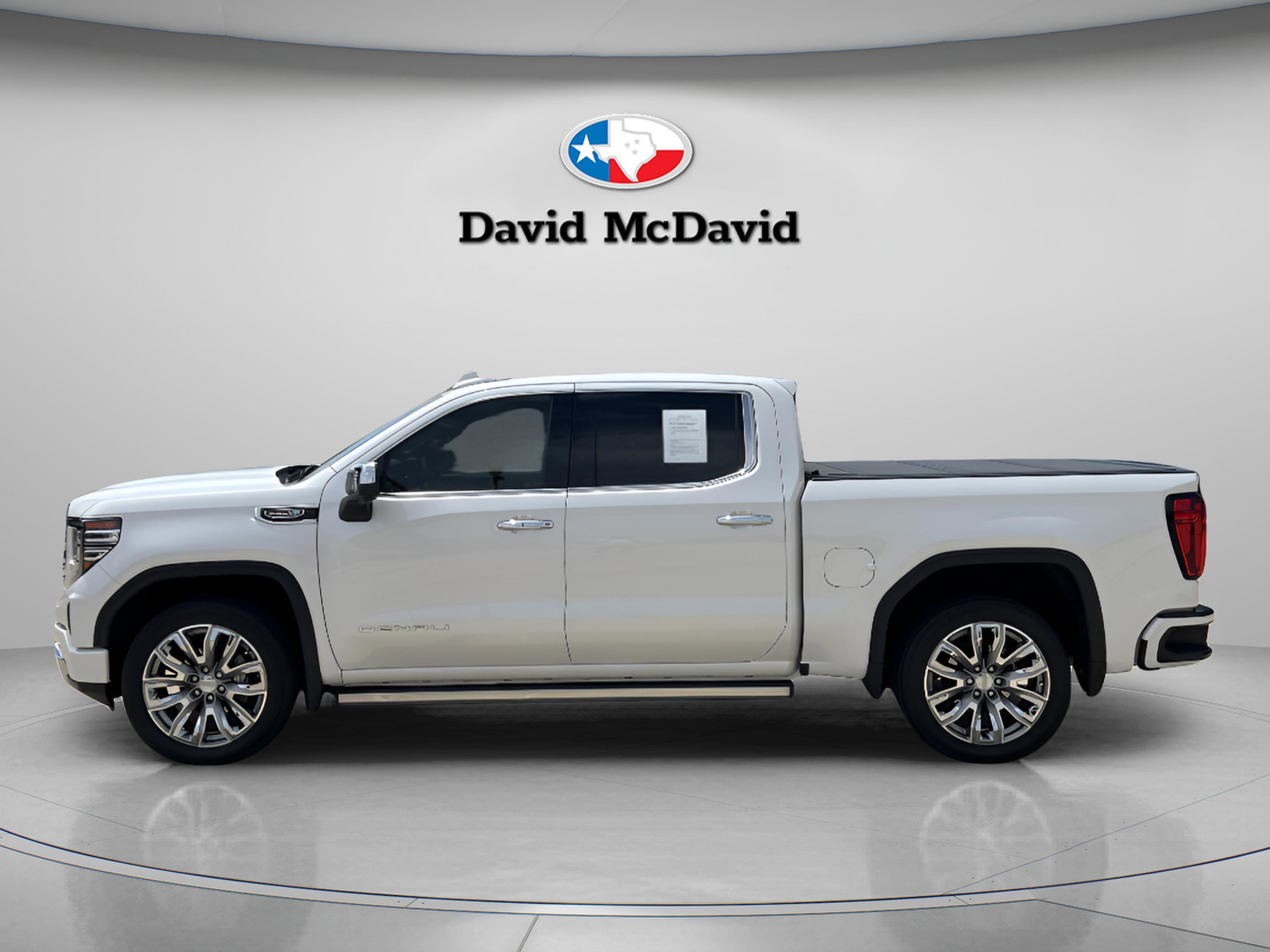 Used 2024 GMC Sierra 1500 Denali w/ Denali Reserve Package AWD/4WD image 4