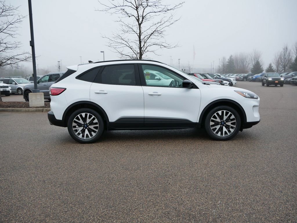 Used 2020 Ford Escape SE Sport image 43