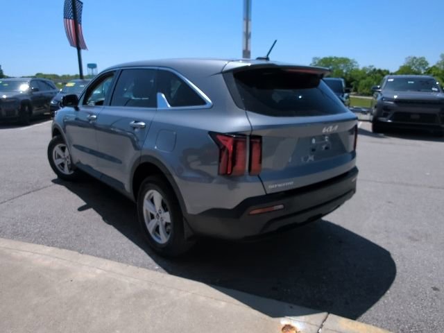 Used 2023 Kia Sorento LX AWD/4WD image 27