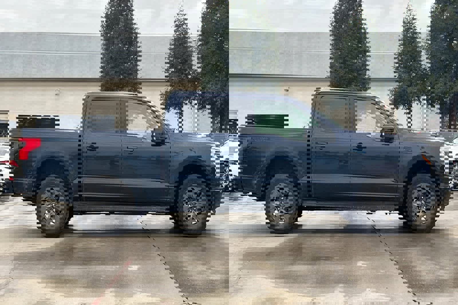 Used 2024 Ford F150 Lightning Lariat image 9