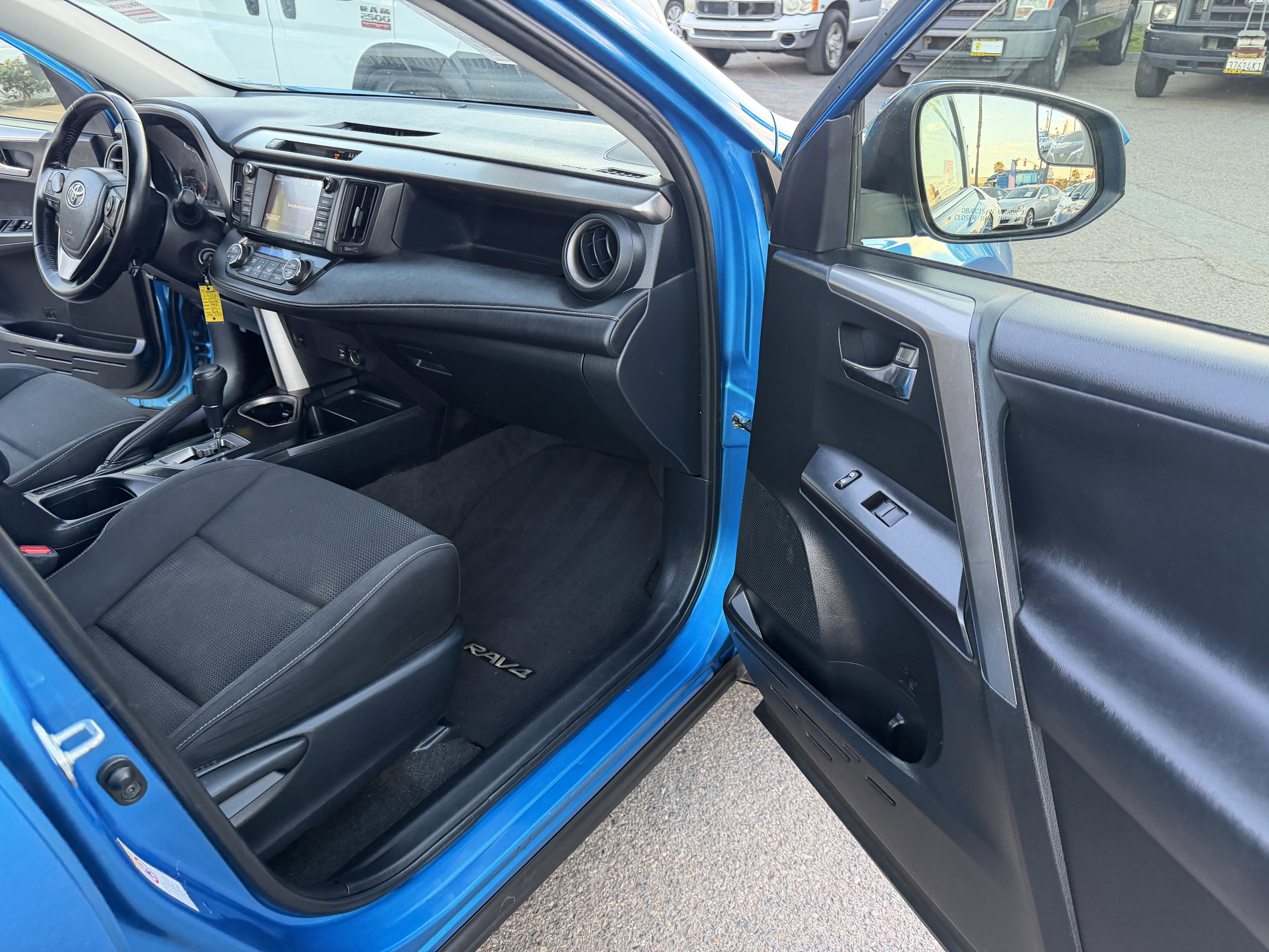 Used 2017 Toyota RAV4 XLE FWD image 16