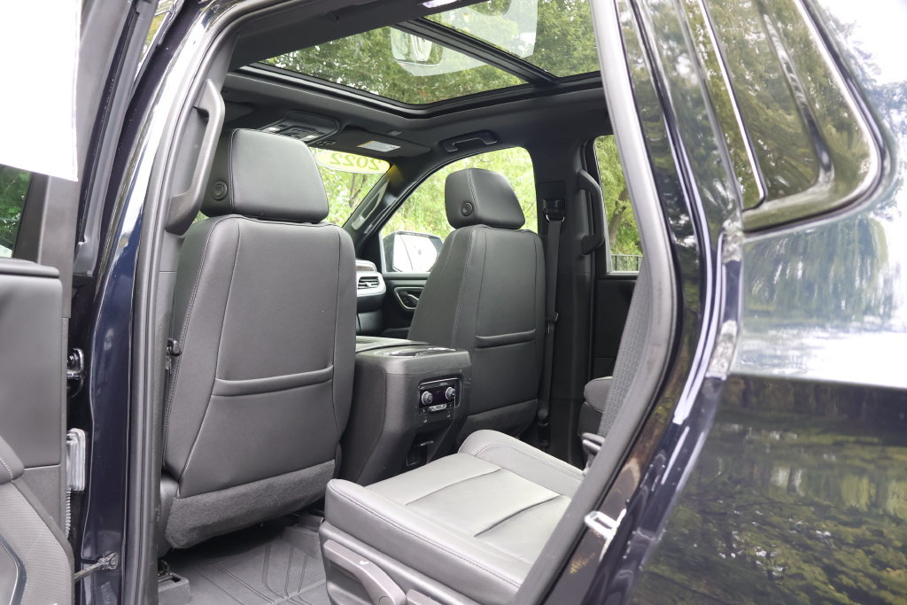 Used 2022 Chevrolet Tahoe Z71 w/ Luxury Package AWD/4WD image 48