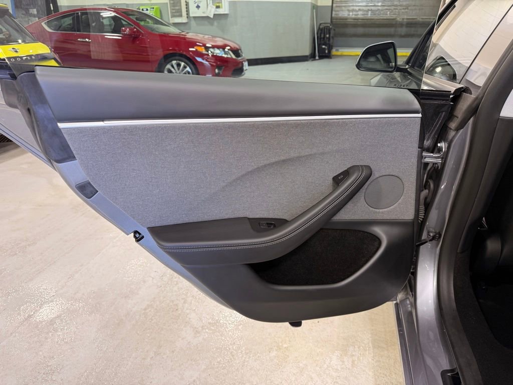 Used 2025 Tesla Model 3 Long Range image 17