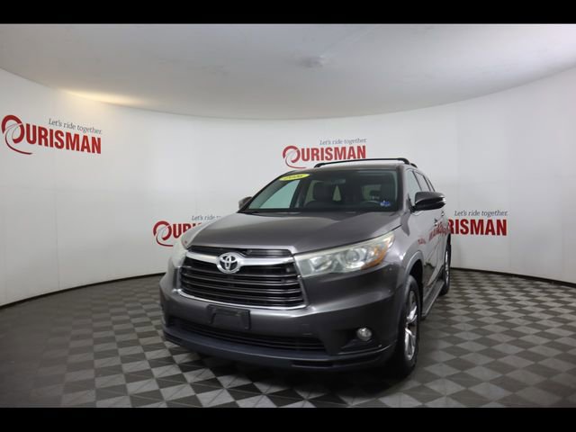 Used 2016 Toyota Highlander LE image 2