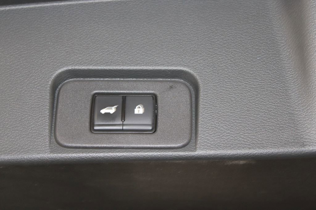 Used 2024 Nissan Rogue SL FWD image 14