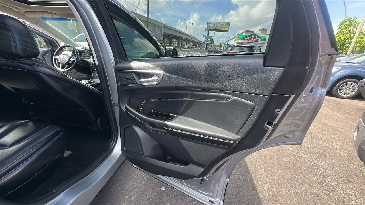 Used 2020 Ford Edge Titanium w/ Equipment Group 301A FWD image 27