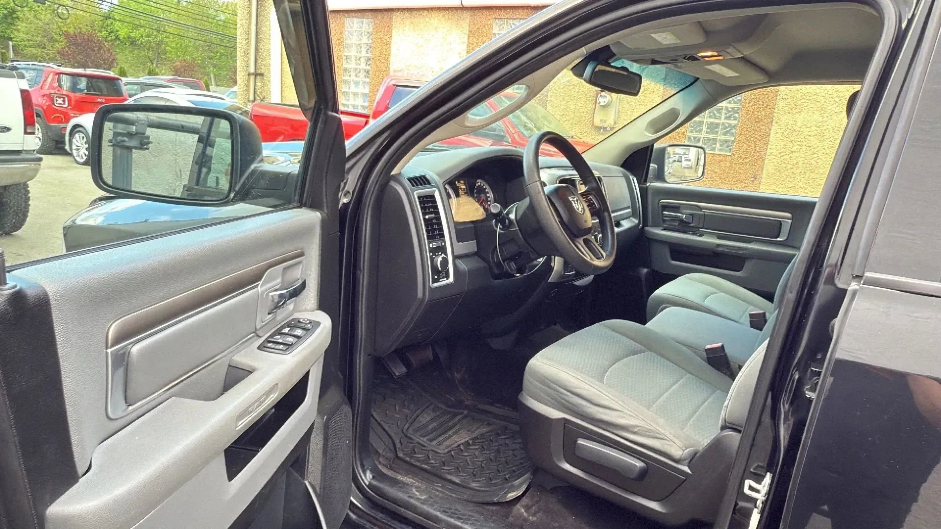 Used 2016 RAM 1500 Classic SLT AWD/4WD image 20