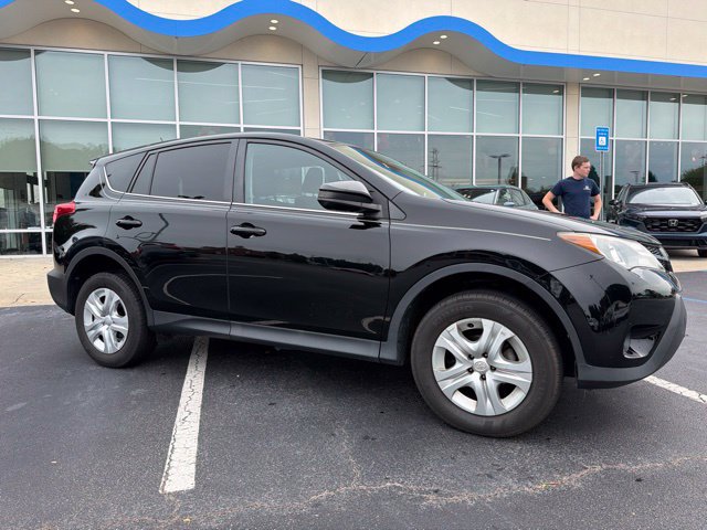Used 2015 Toyota RAV4 LE AWD/4WD image 4