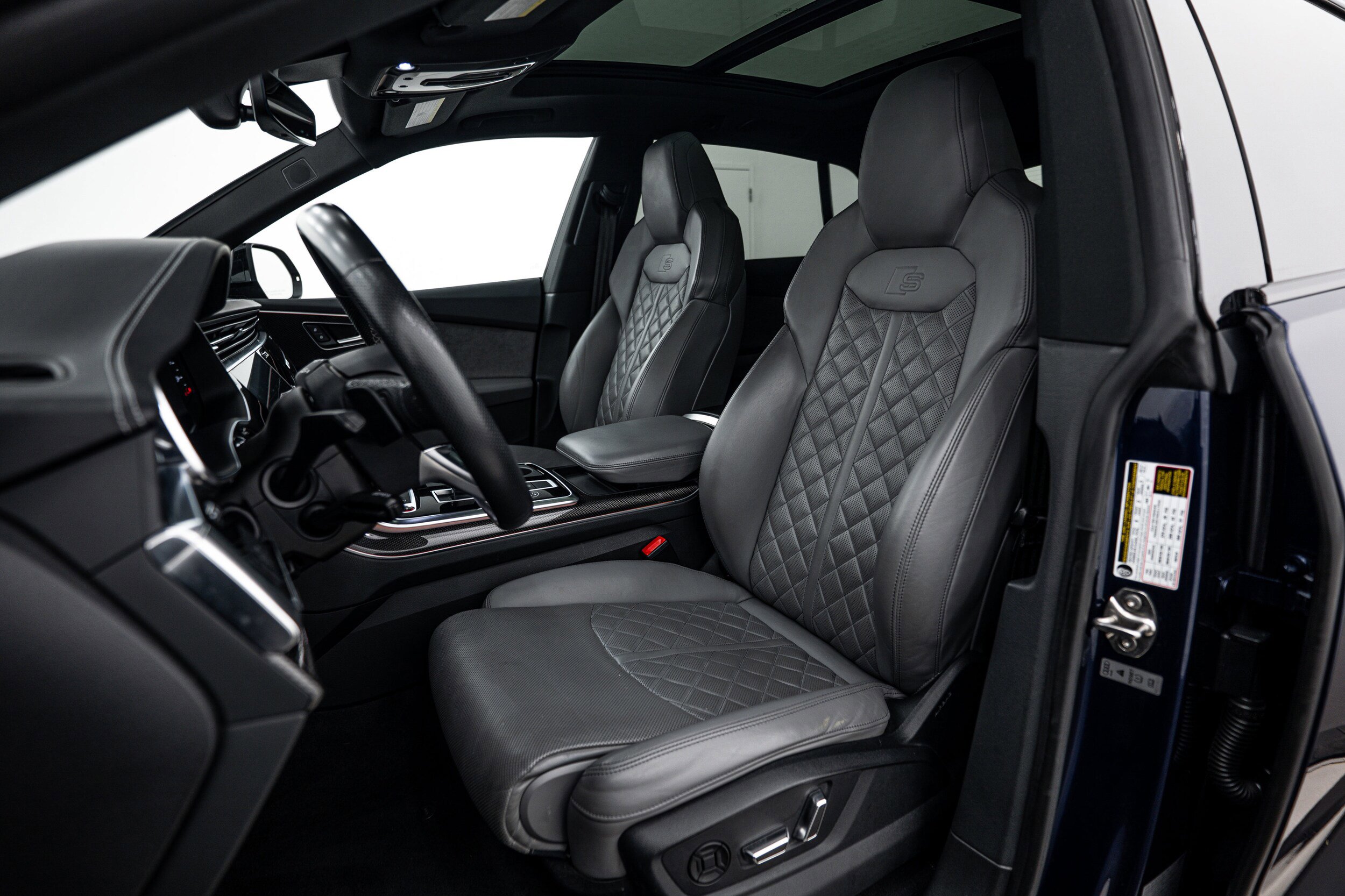 Used 2021 Audi SQ8 Premium Plus w/ SQ8 Black Optic Package image 17