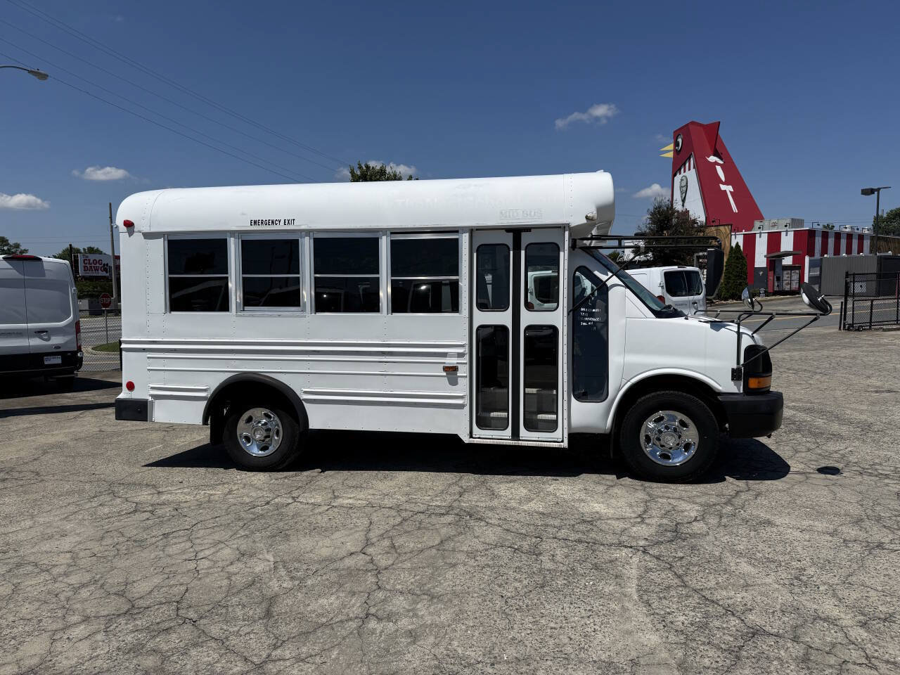 Used 2006 Chevrolet Express 3500 w/ School Bus Package RWD image 2