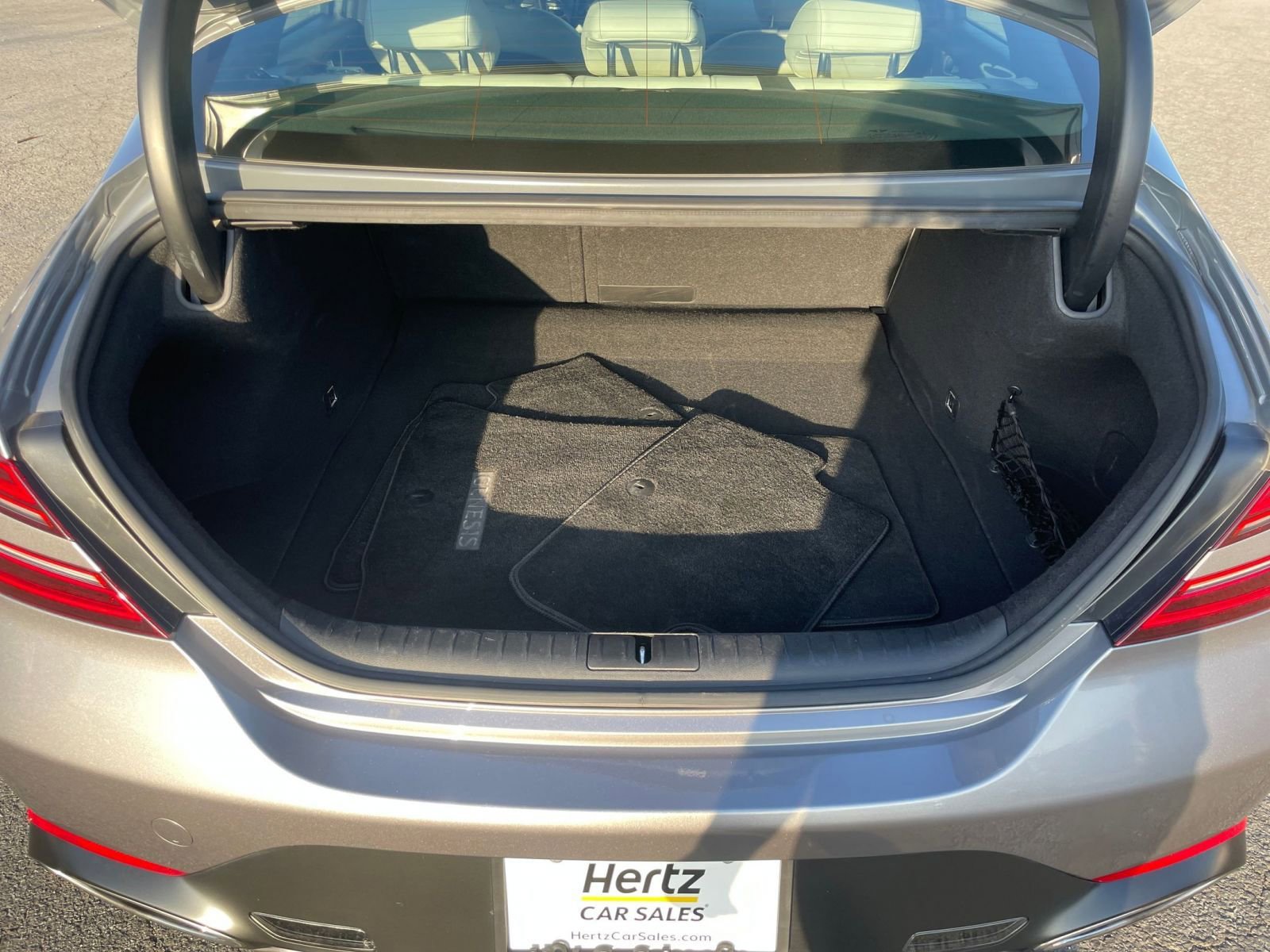 Used 2025 Genesis G70 2.5T image 33