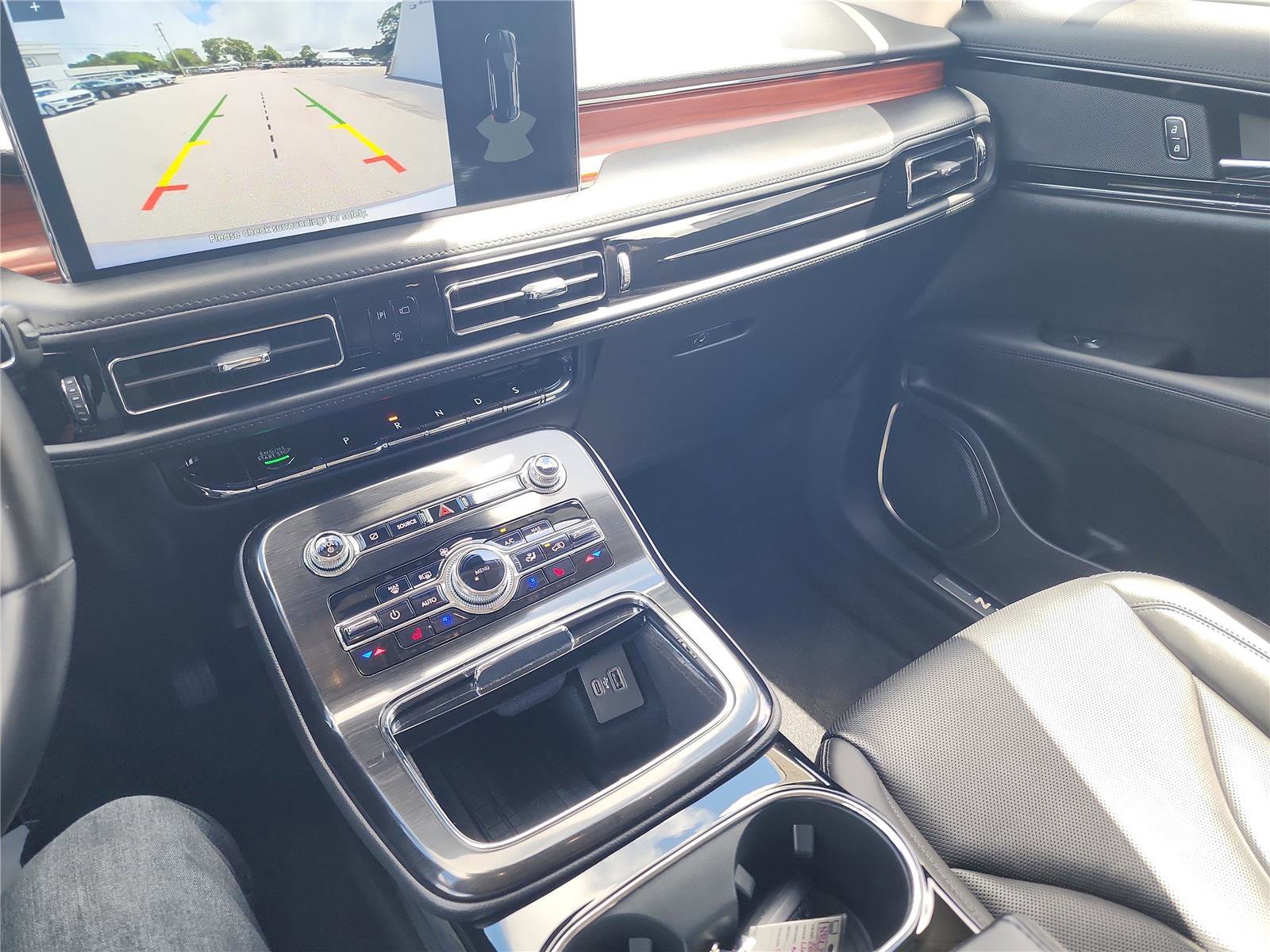 Used 2022 Lincoln Nautilus Reserve image 35