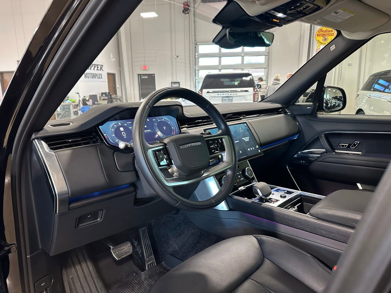 Used 2023 Land Rover Range Rover SE image 14