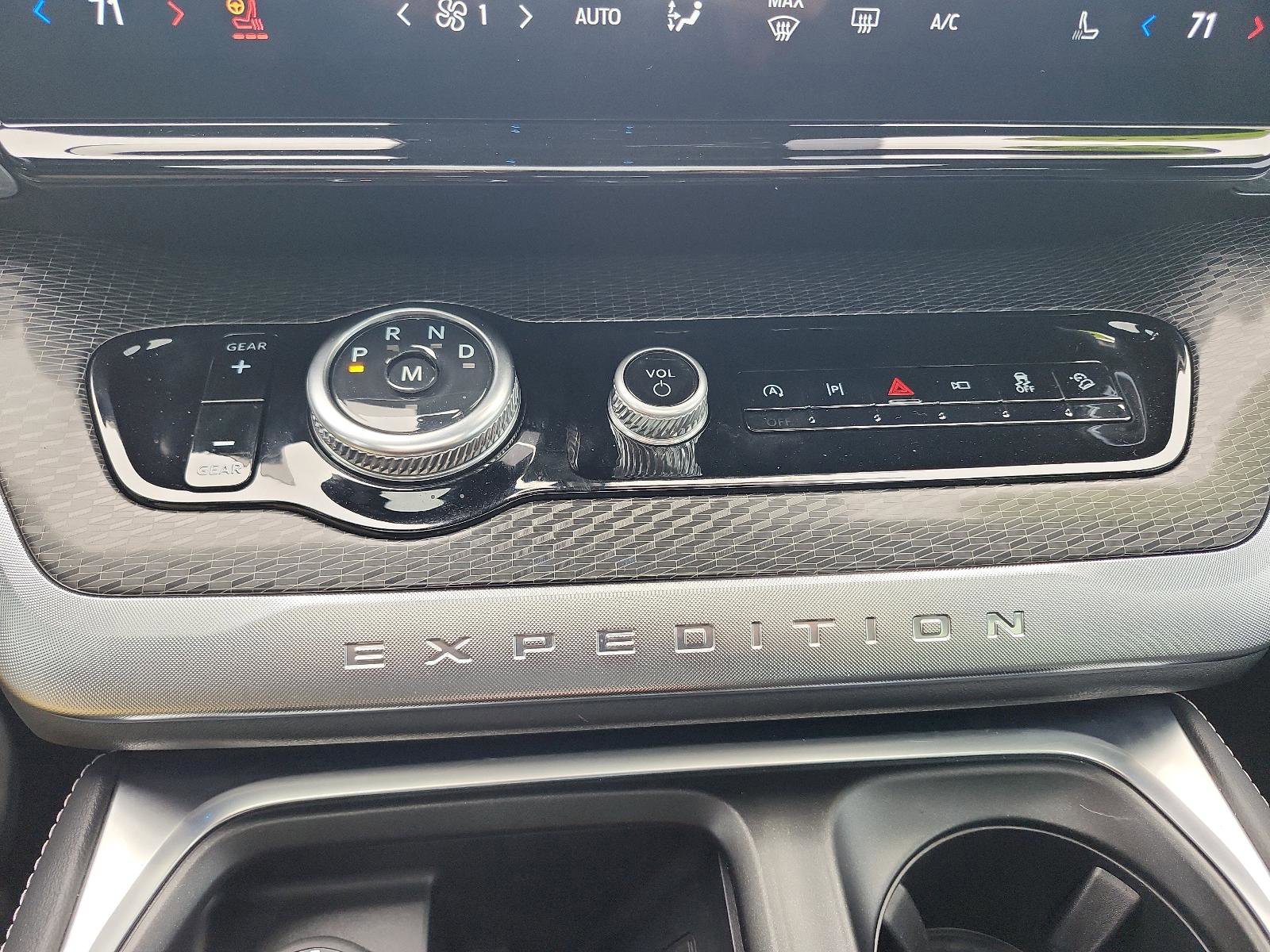 Used 2025 Ford Expedition Max Platinum w/ Stealth Appearance Package image 26