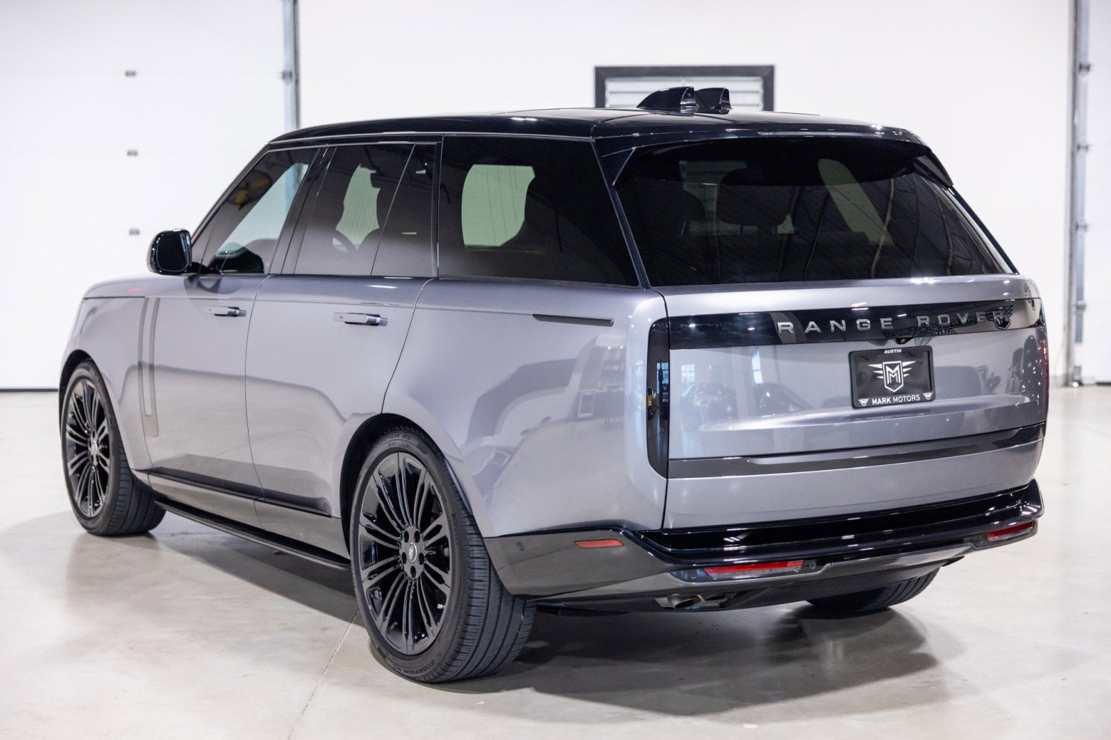 Used 2025 Land Rover Range Rover SE AWD/4WD image 7